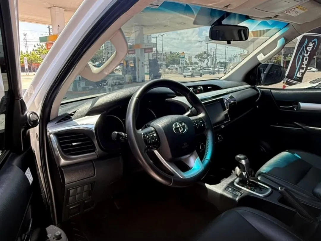 Toyota Hilux 2016, foto 4 de 5